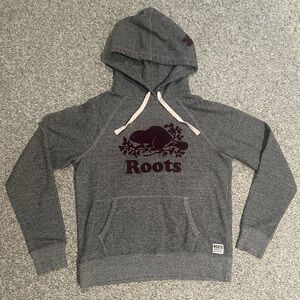 Roots sweater (medium)
